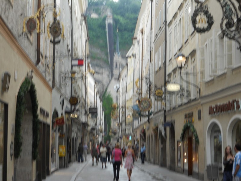 세게에서 간판이 가장 아름다운 오스트리아의 게트라이트 거리